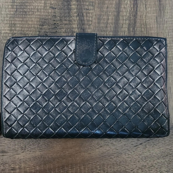 Bottega Veneta Intrecciato Leather Wallet - Picture 2 of 16